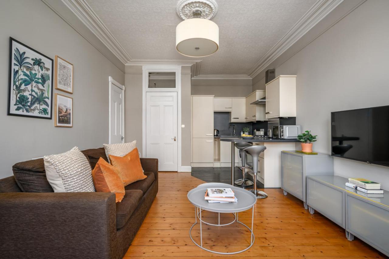 The Holyrood Park Apartment Edinburgh Exterior photo
