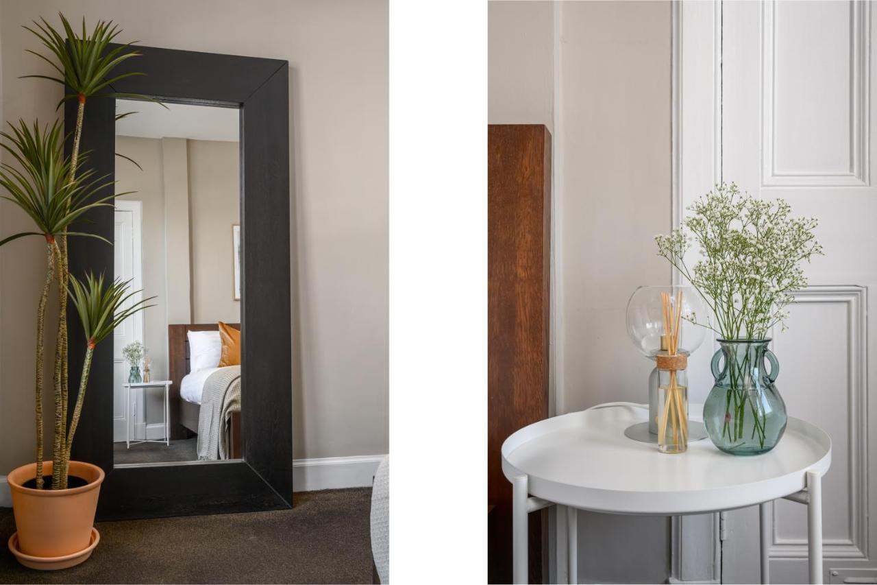 The Holyrood Park Apartment Edinburgh Exterior photo